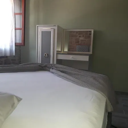 Hayat Alti Hotel *
