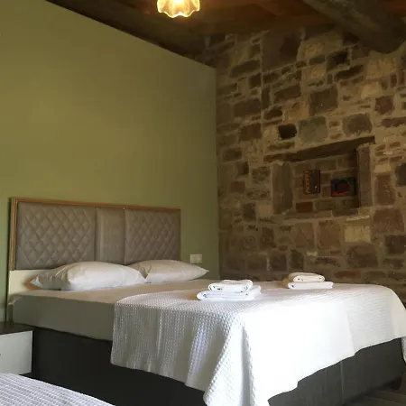 Hayat Alti Ayvalik