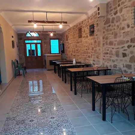 Hayat Alti Ayvalik